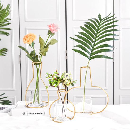 Wire Vase In Gold - MAHOGANY STREET