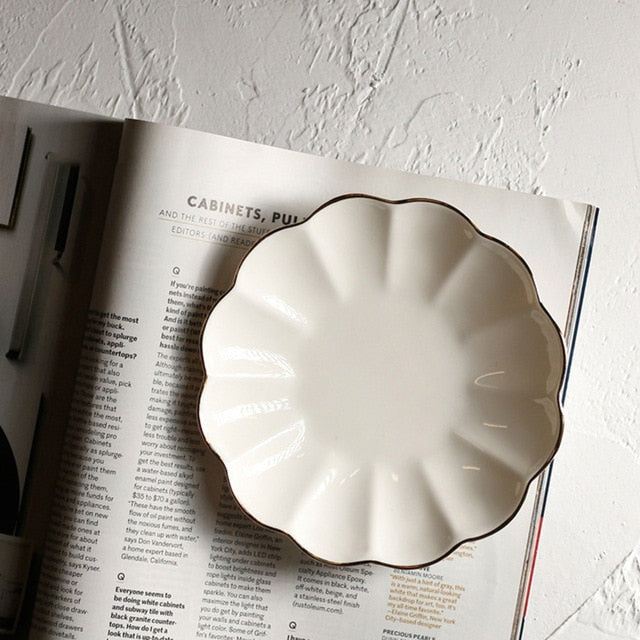 Ceramic Petal Shaped Storage Plate - MAHOGANY STREET